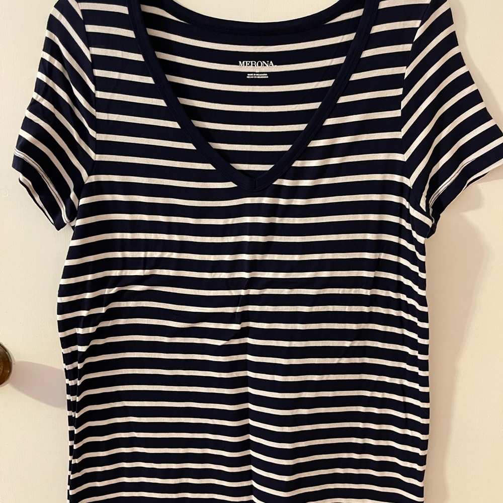 Stripped v-neck